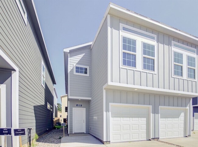 4945 Ambient Dr