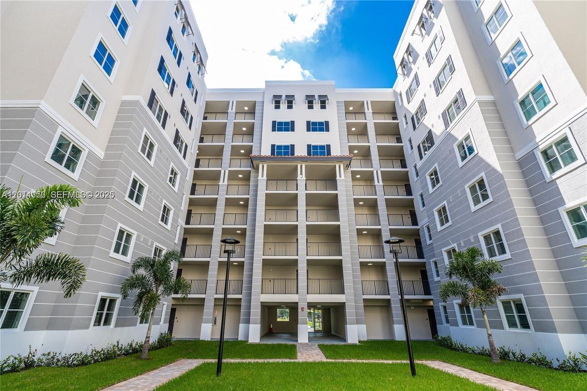 Photo - 400 NW 112th Ave Unit 828