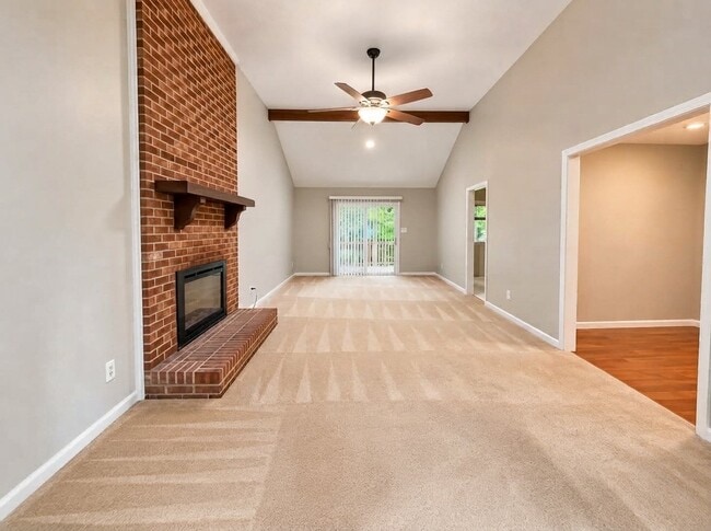 306 Holtz Ln