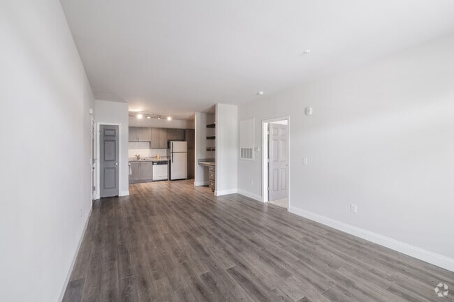 1BR, 1BA - 752SF - Open Floor Plan