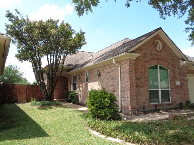Building Photo - 58 Parkway Pl