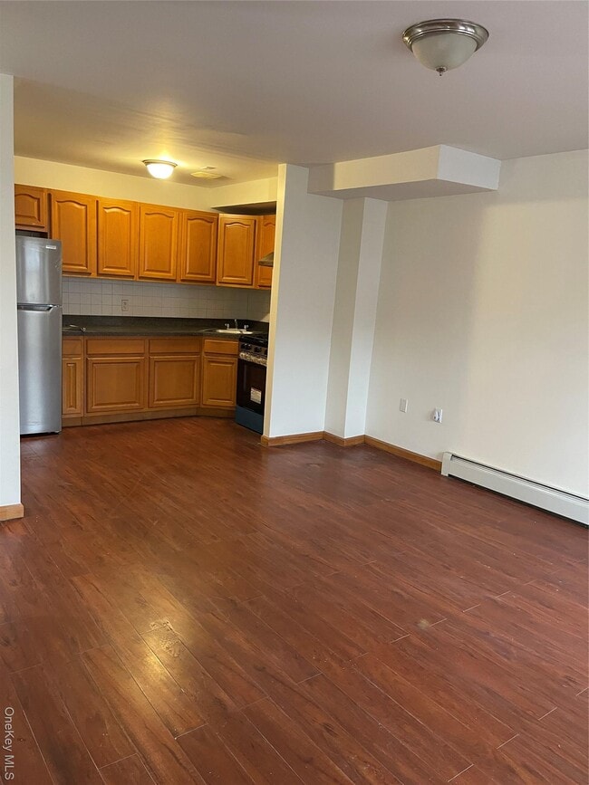 Photo - 697 Sheffield Ave Unit 2