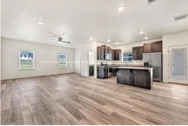 Photo - 820 S Benchmark Ln Unidad 2