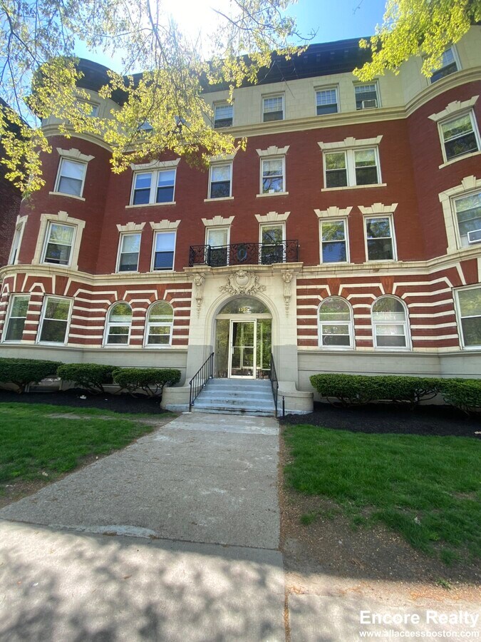 Photo - 1595 Beacon St Unidad 12