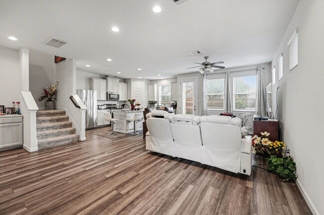 Photo - 10011 Brickhouse Dr