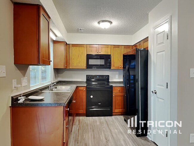 Photo - 6000 Whitewater Dr