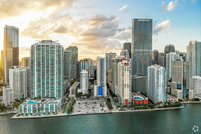 Building Photo - 1200 Brickell Bay Dr Unit 2122 Rental