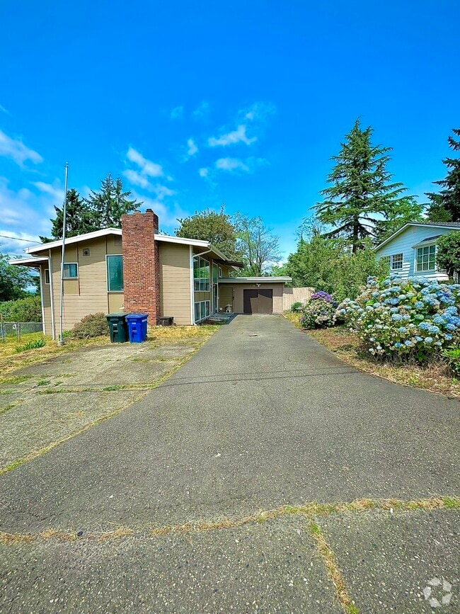 Building Photo - 1630 S 257th St Rental