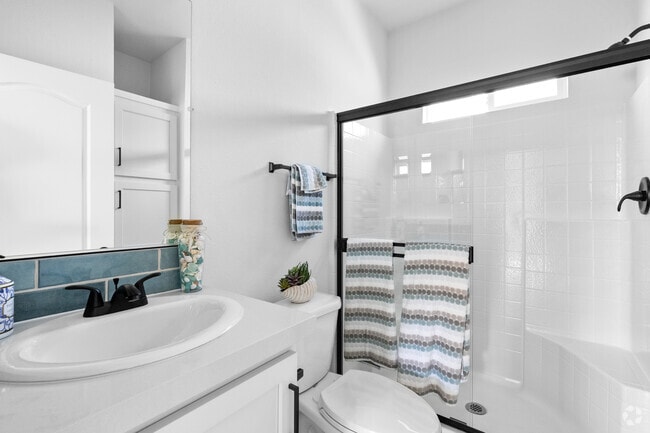 2BR, 1BA - 757SF - Bathroom