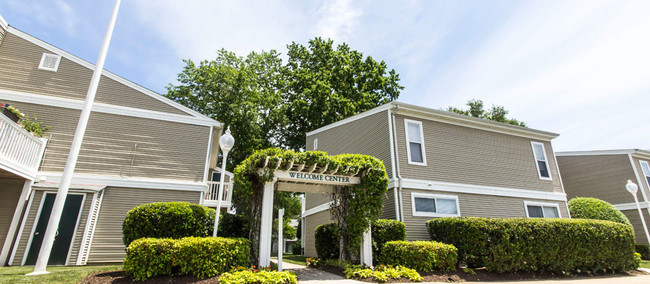 Sea Pines - Sea Pines Apartments