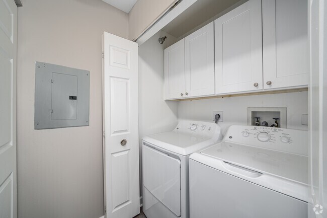 3BR, 2BA - 1,200 SF - In-unit Laundry - Bordeaux Mahogany