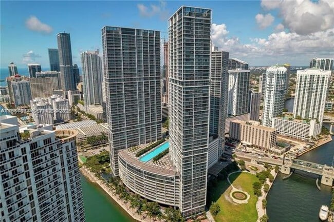 Building Photo - 475 Brickell Ave Unit 475 Brickell Ave  4211