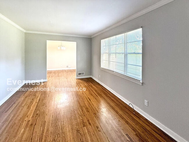 Photo - 913 21st Ave NW