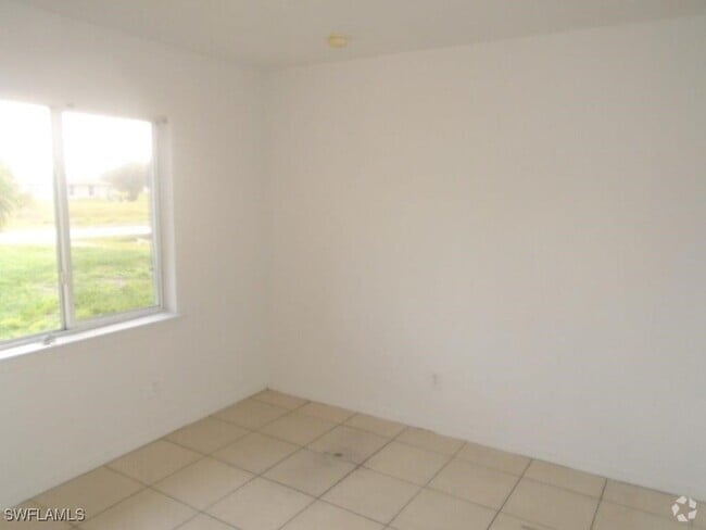 Building Photo - 4414 25th St SW Rental