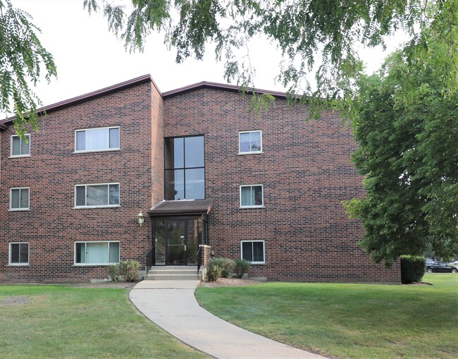 Building Photo - 660 Perrie Drive Unit 101