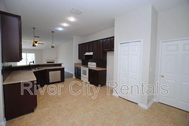 Photo - 116 Prince Phillip Dr