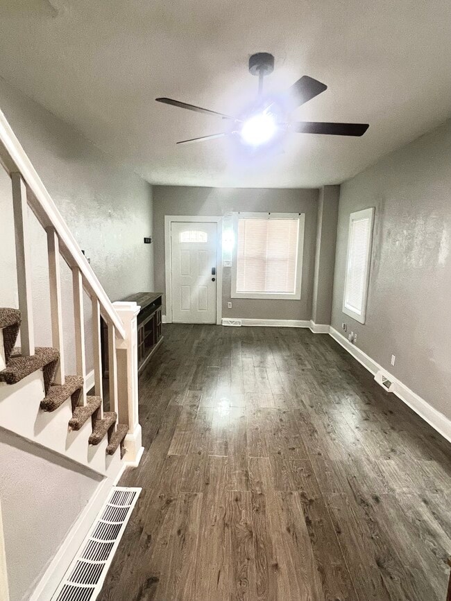 Sala de estar - 242 N 8th St