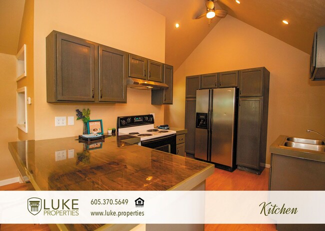 Photo - 601 W Brookings St