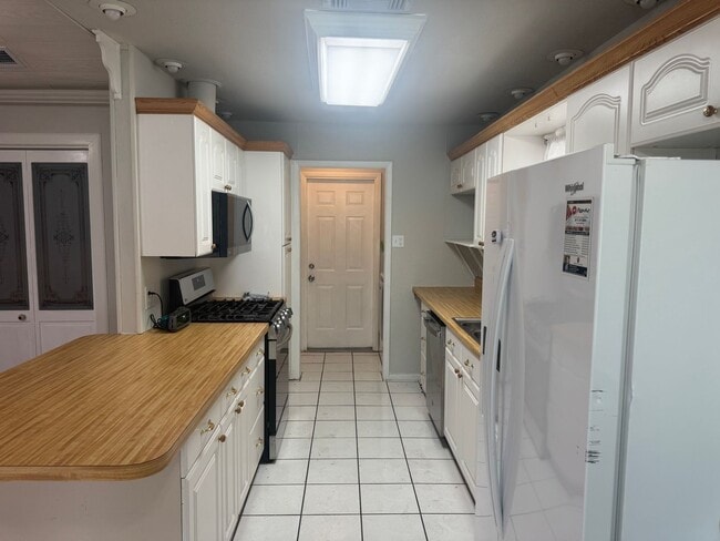 Photo - Lovely Crowley Home For Lease