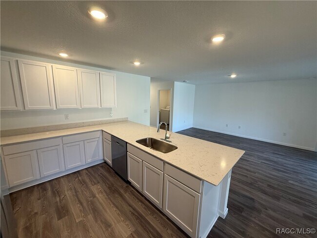 Photo - 7936 N Golfview Dr