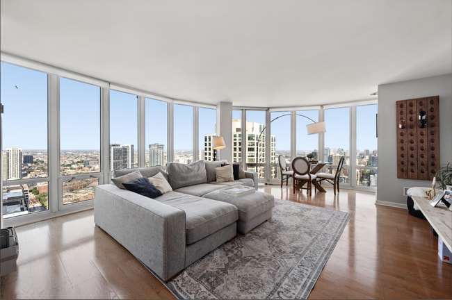 Building Photo - 345 N La Salle Dr Unit 4601
