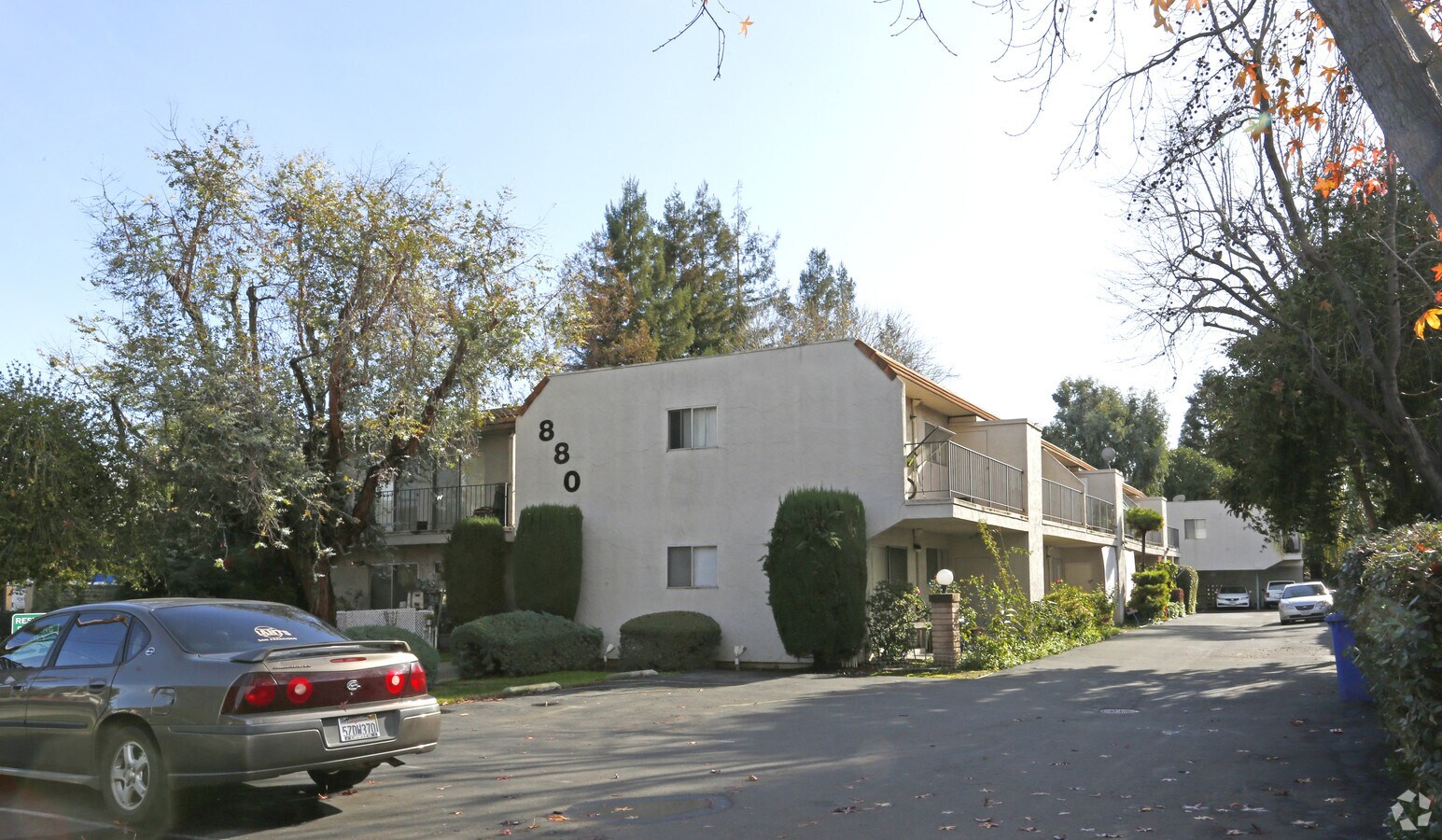 Photo - 880 Willow St