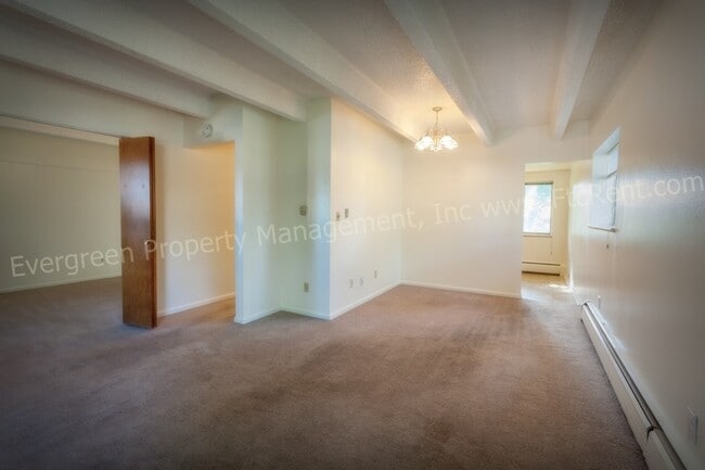 Building Photo - 1109 Alford St Unit 103