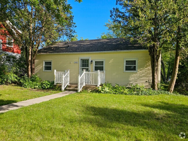 Building Photo - 1408 Harpst St Rental