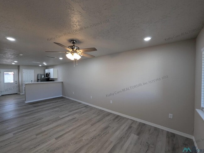 Photo - 2032 Janeway St