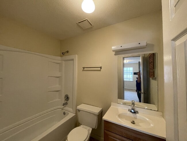 Photo - Apartment For Rent Unit 36