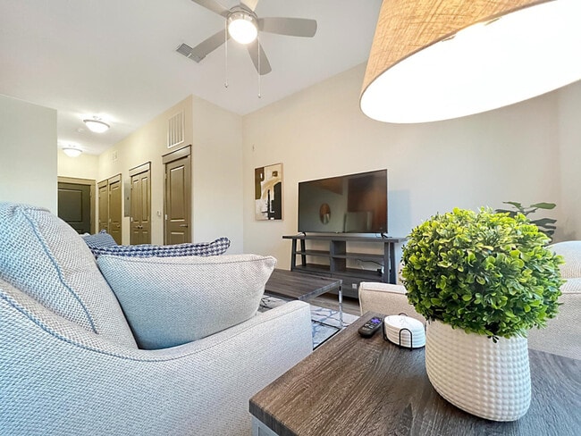 Photo - 1701 N Lois Ave Unidad ID1050957P