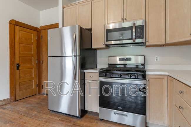 Photo - 243 E 11th St Unidad 2