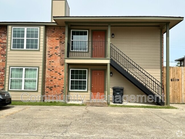 Building Photo - 8219 Skysail Ave Unit Apt B