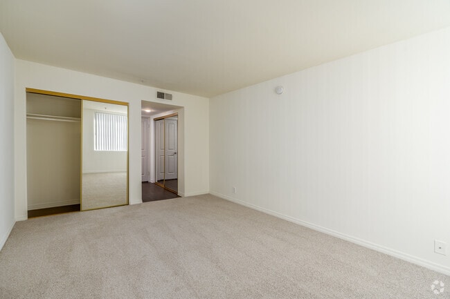 2BR, 2BA - 1,200SF - Primary Bedroom