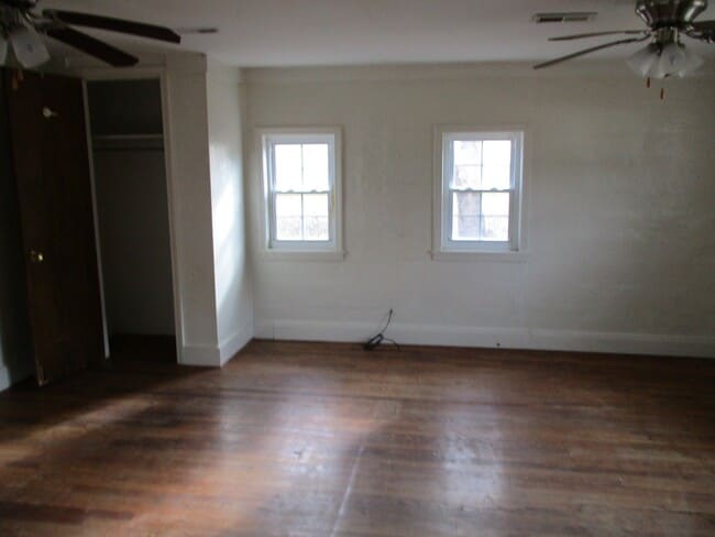 Photo - 2 Bedroom Home For Rent Over The River!