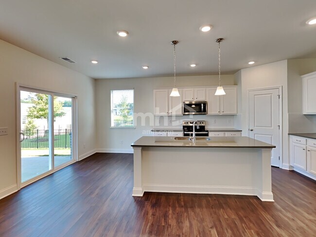 Photo - 788 Carnaby Ln