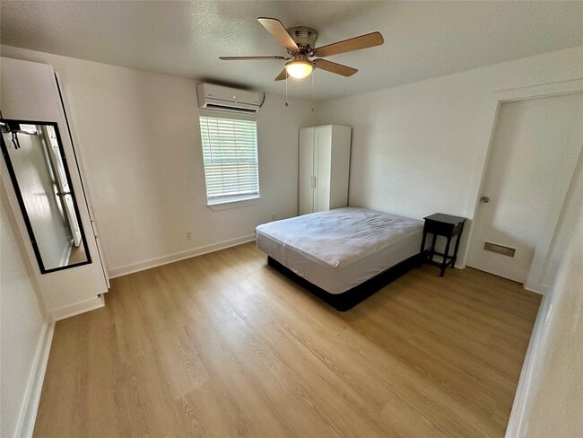 Photo - 305 Miles Rd