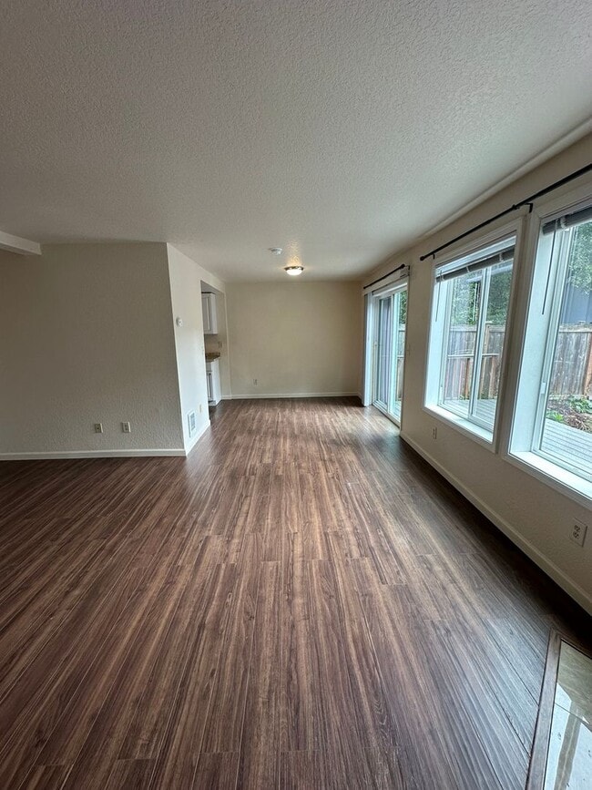 Photo - 510081STPLSW Apartment Unit B