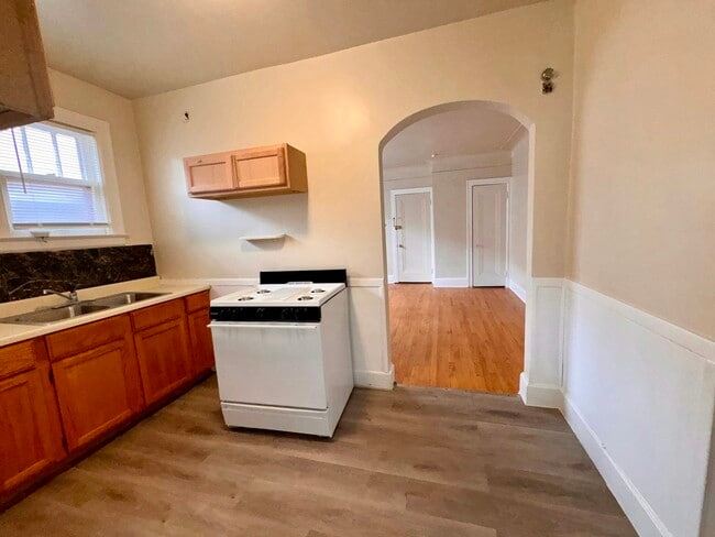 Photo - 2681 Pasadena St