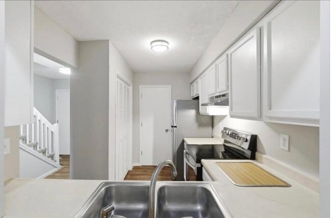 Photo - 315 Foxfire Dr