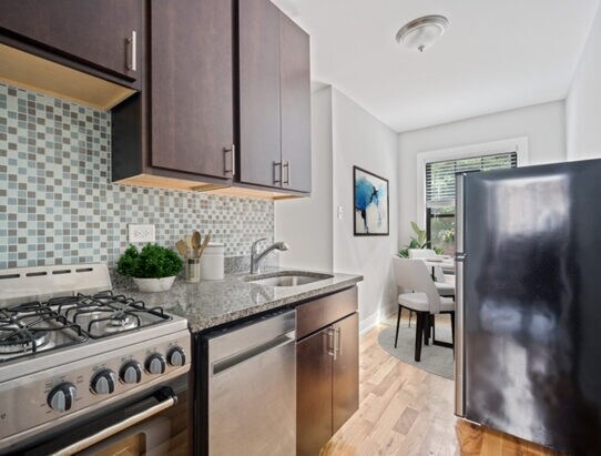 Building Photo - 908 W George St Rental