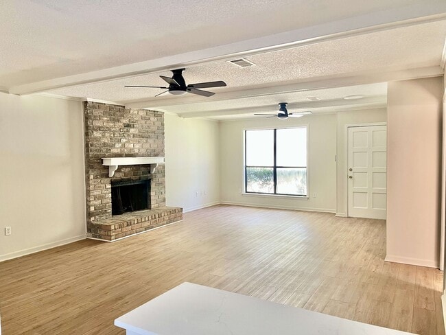 Photo - 17042 Appomattox Ave