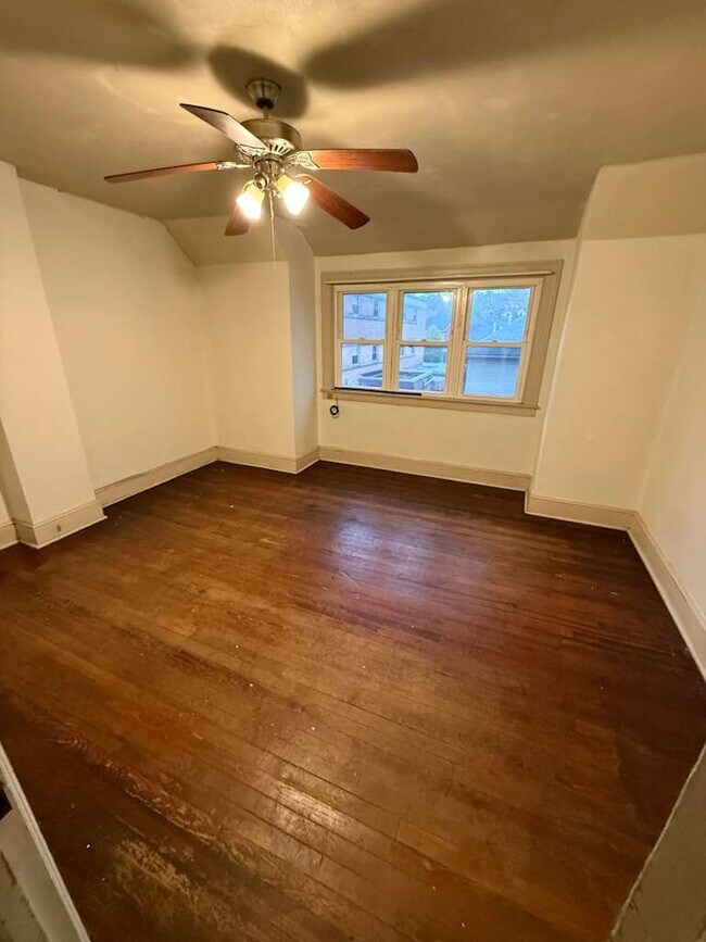 Photo - 390 N McKean St