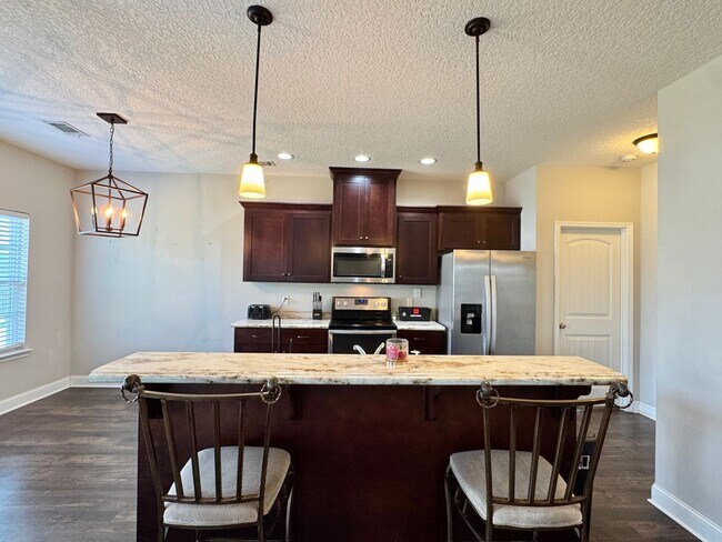 Photo - MOVE-IN READY [PET FRIENDLY]