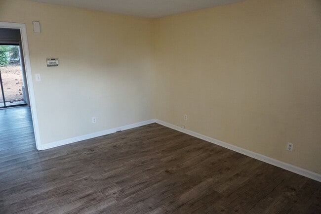 Photo - 2505 Flint Dr