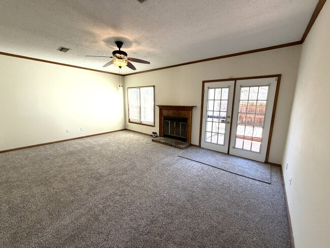 Photo - 1409 Sampson Ln