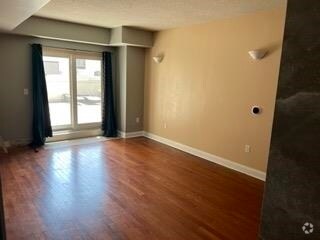 Building Photo - 4315 Park Ave Unit 2i Rental