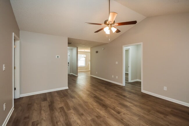 Photo - 608 Fieldcrest Dr