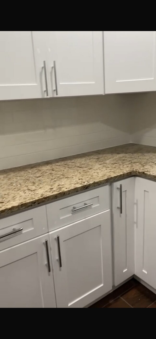 Photo - 832 Gibbons Ct