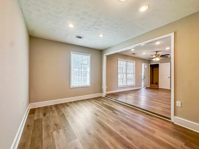 Photo - 7065 Merrywood Dr